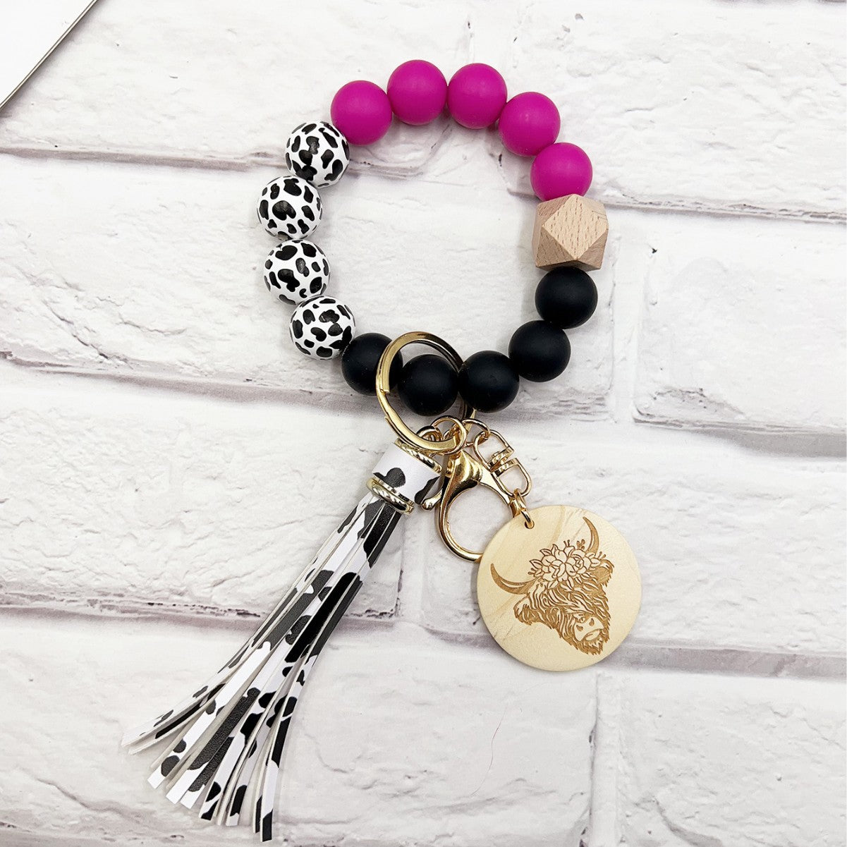 Wholesale Western Style Dairy Wood Beads Silicone Beaded Round Wood Pieces Yak Keychain